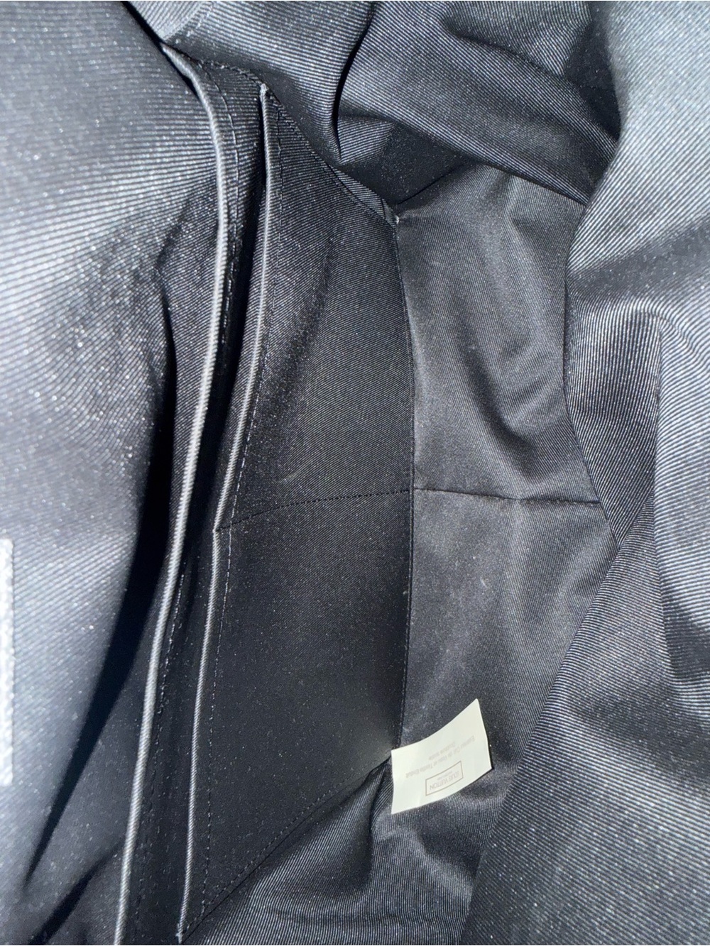 Louis Vuitton Black Textured Leather Interior Tag - Picture 10 of 16